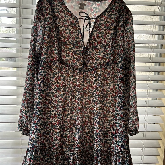 Floral V-Neck Blouse - Picture 3 of 7